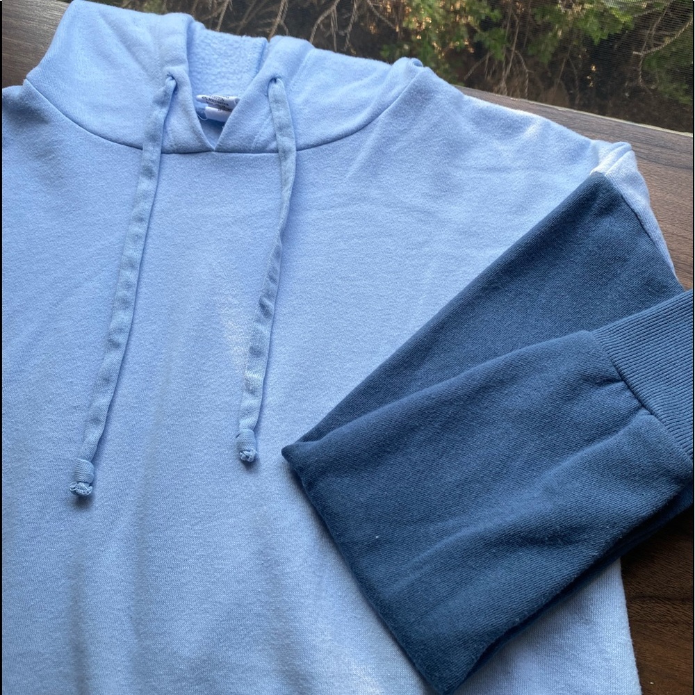 cropped hoodie